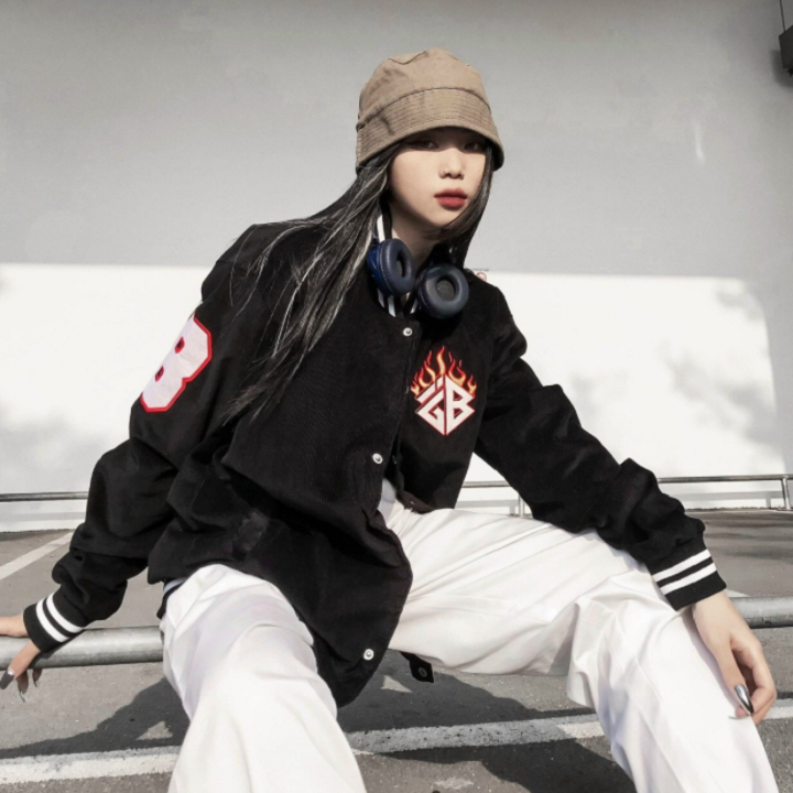 Hình ảnh ÁO KHOÁC DÙ BOMBER NAM NỮ Streetwear Logo lửa siêu ngầu, ÁO KHOÁC DÙ KIỂU BOMBER LOGO FASHION, áo khoác bóng chày Nam Nữ Kiểu Dáng Cá Tính Phối Ngọn Lửa Kèm Số 8 Thời Trang Mẫu Mới, áo khoác form rộng