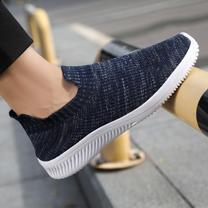 Giày thể thao nam 2021 Giày thời trang mới Giày nam của nam giới bay giày thể thao. Color: Black Shoe Size: 44