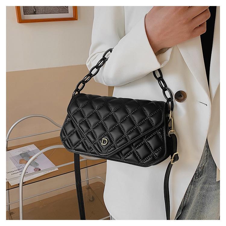 Cross-border new rhombus chain Women's bag 2022 Korean style fashion messenger bag trendy simple small square bag one-piece drop shipping