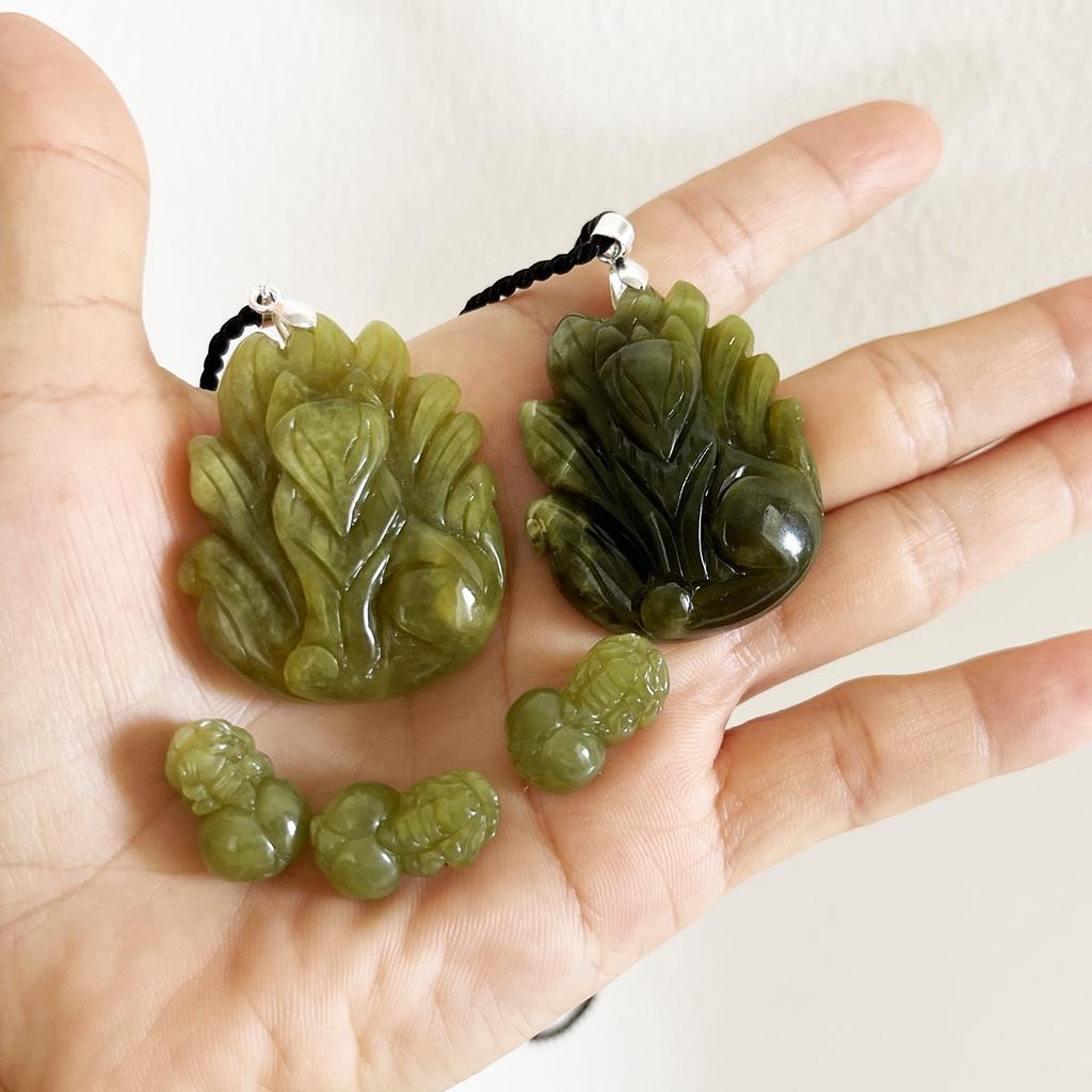 Hồ ly mặt dây chuyền cho mệnh Hỏa và Mộc cao 4cm ngọc thật của Việt Nam