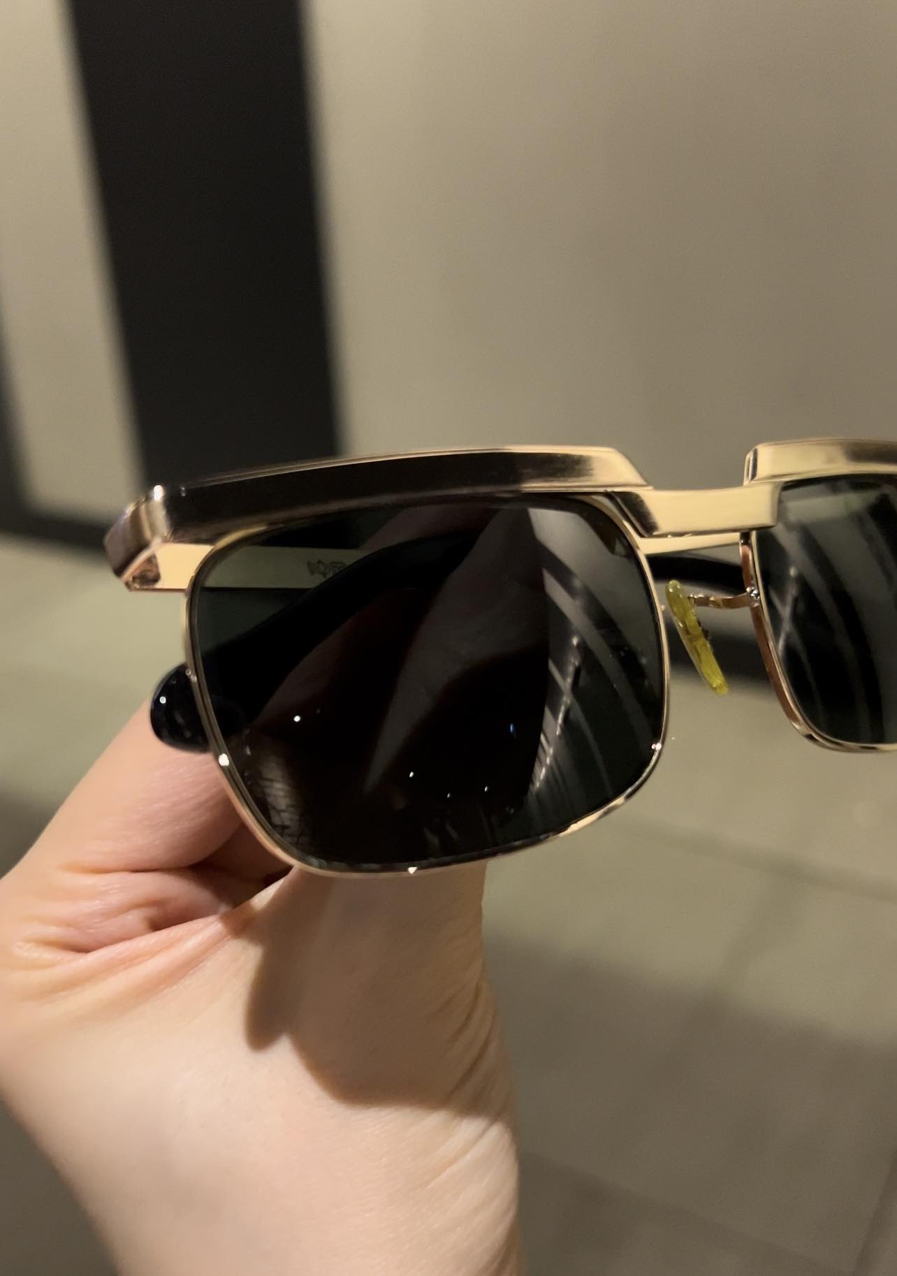 Kính râm Nam cao cấp Solex chữ H thủy tinh 14K Càng Titanium