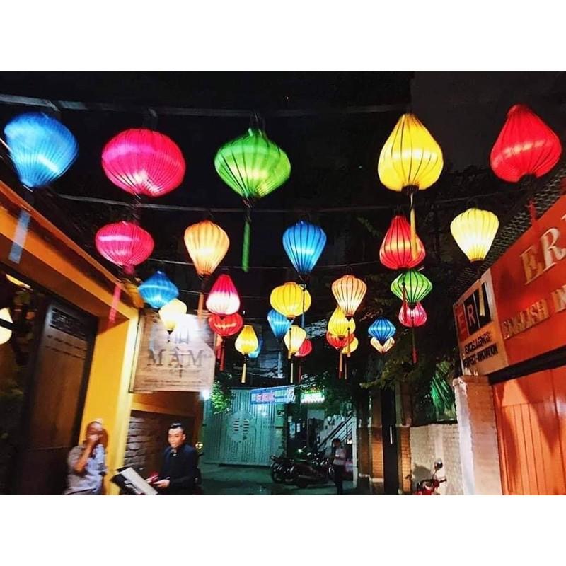 Đèn lồng tỏi ngược hội an