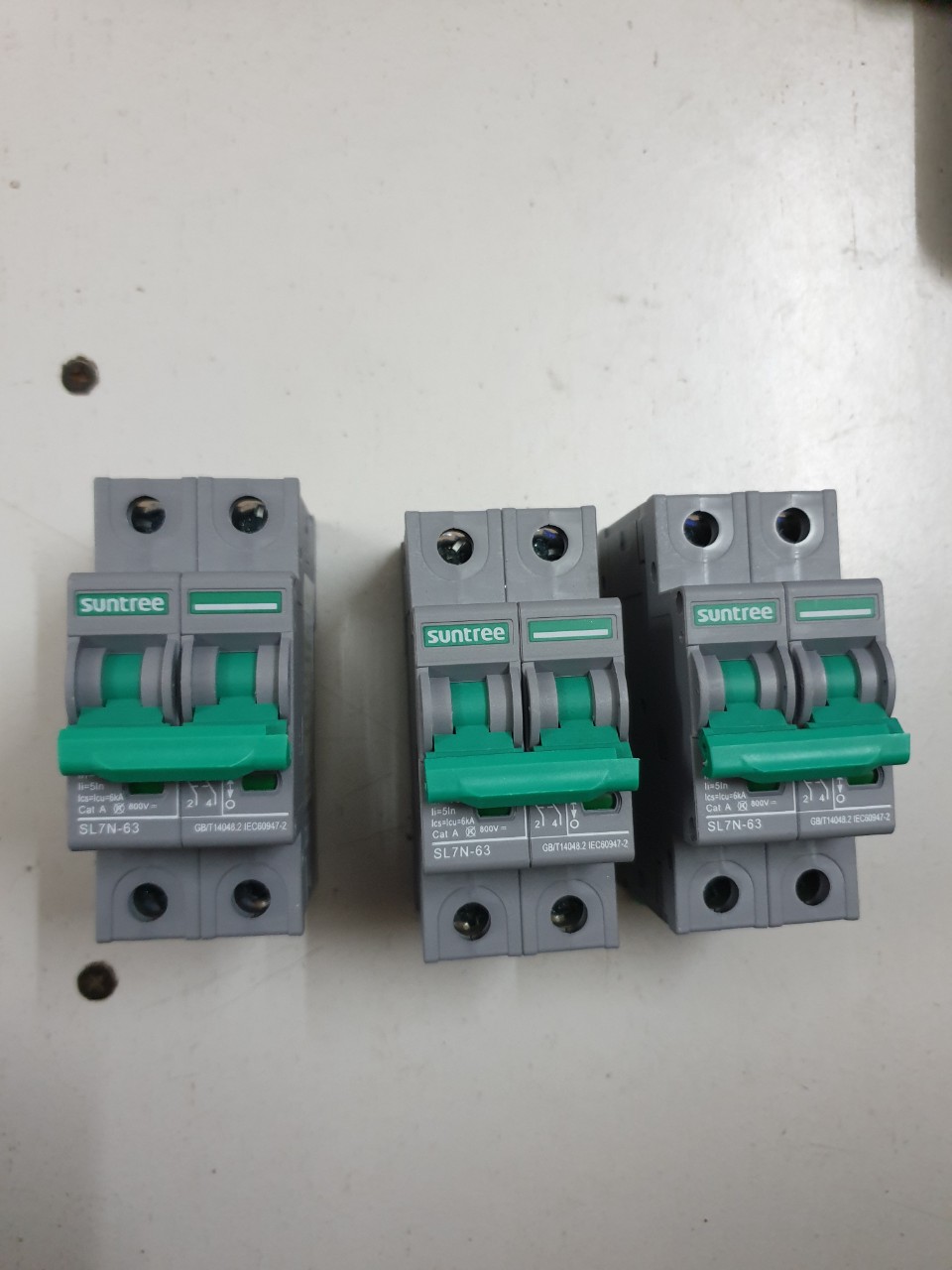 Áp tô mát Dc suntree 2P 16A SL-72- DC 16A
