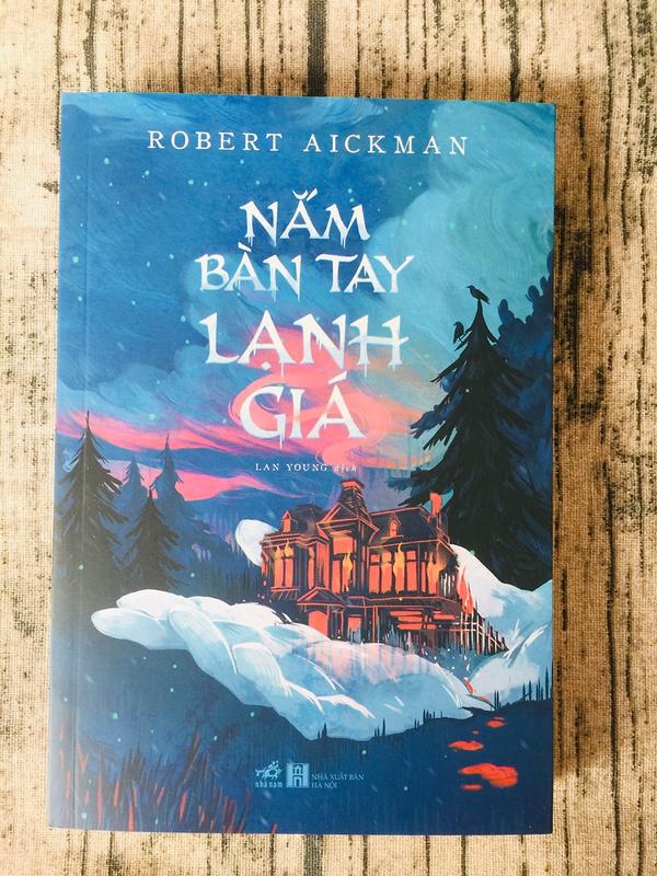 Sách - Nắm bàn tay lạnh giá (Nhã Nam HCM)
