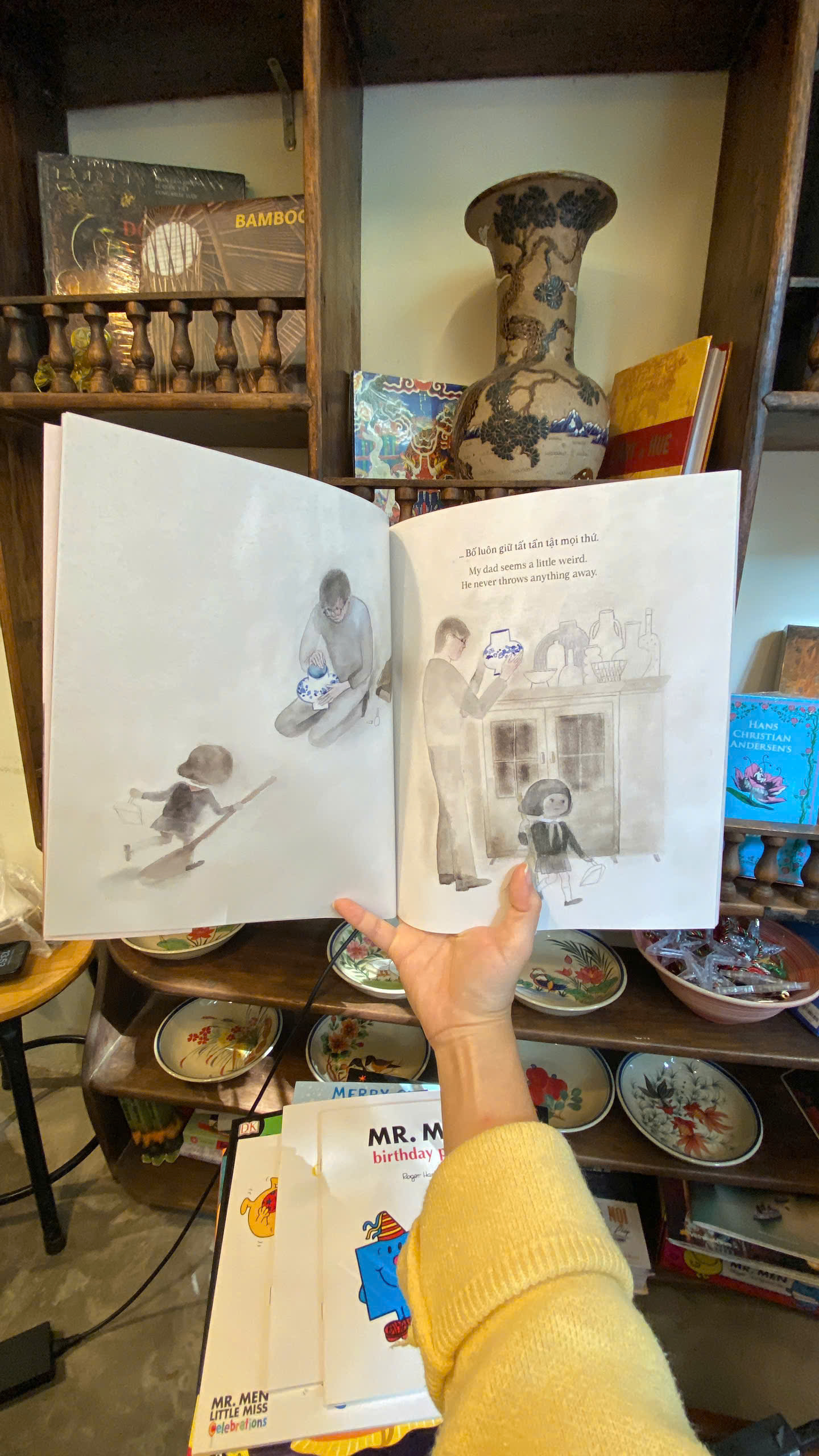 Sách - Kho Tàng Của Bố - Loving Eyes by Bùi Phương Tâm - Sách thiếu nhi/ Song ngữ Anh - Việt