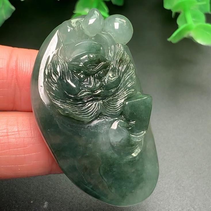 Mặt Chung quỳ trừ tà bình an phong thủy ngọc cẩm thạch/Ngọc phỉ thúy tự nhiên cao cấp