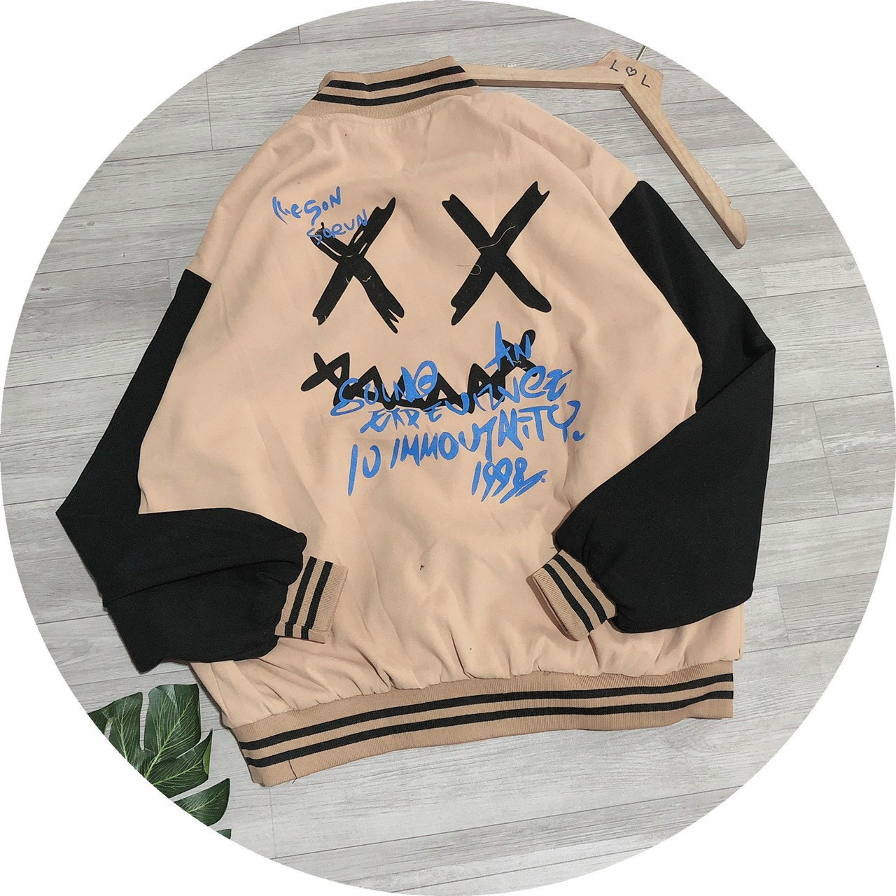 Áo khoác bomber nhung tăm cúc bấm thêu form rộng ulzzang, Áo khoác nhung kiểu bomber thêu hình icon mặt cười, Áo jacket varsity unisex nam nữ mẫu mới hot trend, áo khoác nam, áo khoác bóng chày, áo khoác nữ, áo khoác cặp đôi