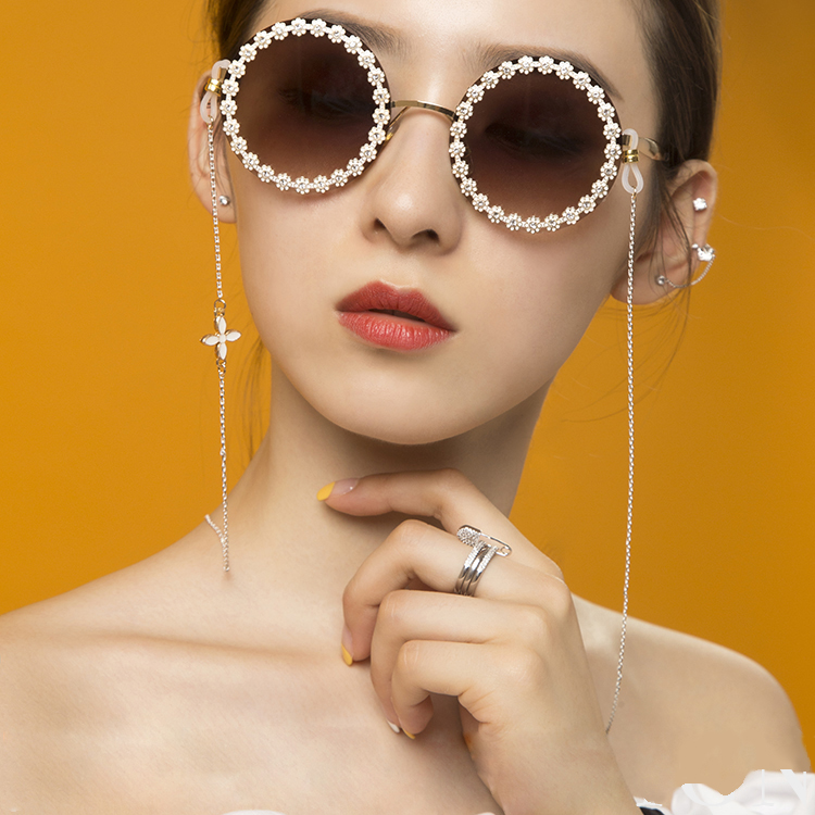 Glasses chain chuỗi đeo gọng kính cỏ bốn lá may mắn phong cách Âu Mỹ thời thượng basic nổi bật