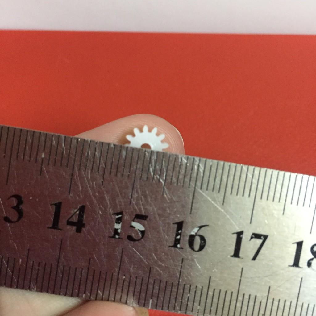 Bánh răng nhựa 13 răng trục 2 mm dùng để nối trục động cơ trục ô tô trong chế tạo DIY