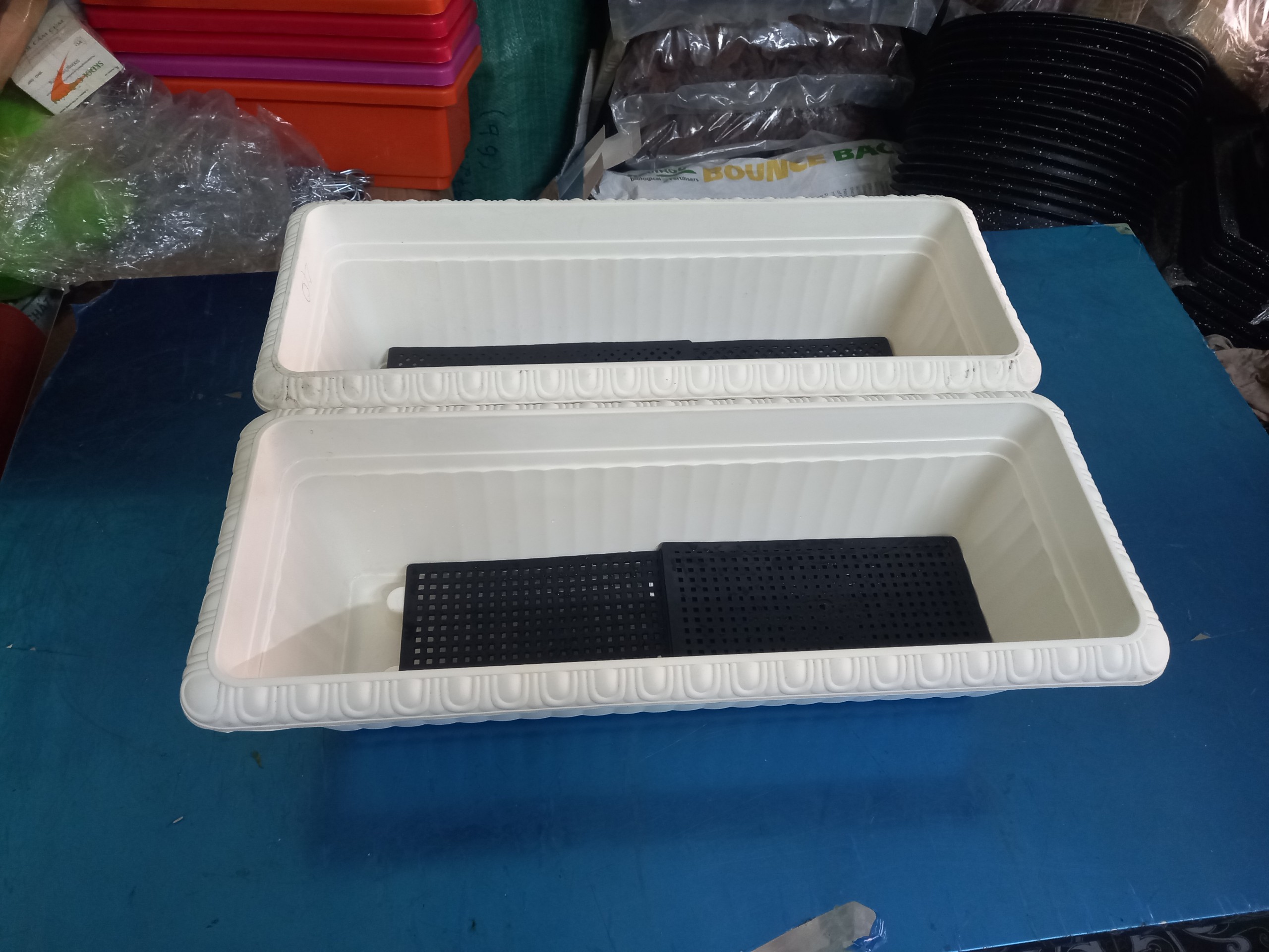 Chậu dài thông minh có hoa văn trồng hoa, rau ban công 58x25cm - Cao18cm