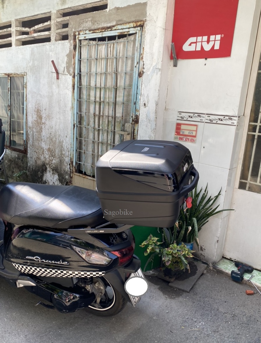 Thùng Givi B32NB và baga lắp cho xe Grande