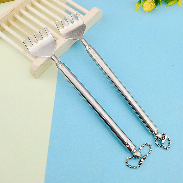 Gãi lưng bằng inox thông minh có thể kéo dài thu ngắn tiện lợi