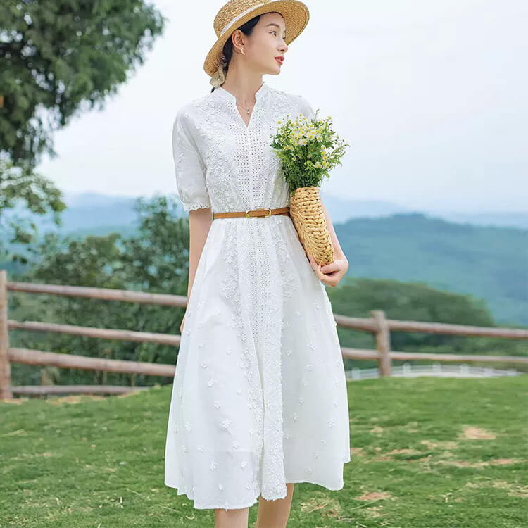 Đầm ren hoa cổ trụ kèm belt