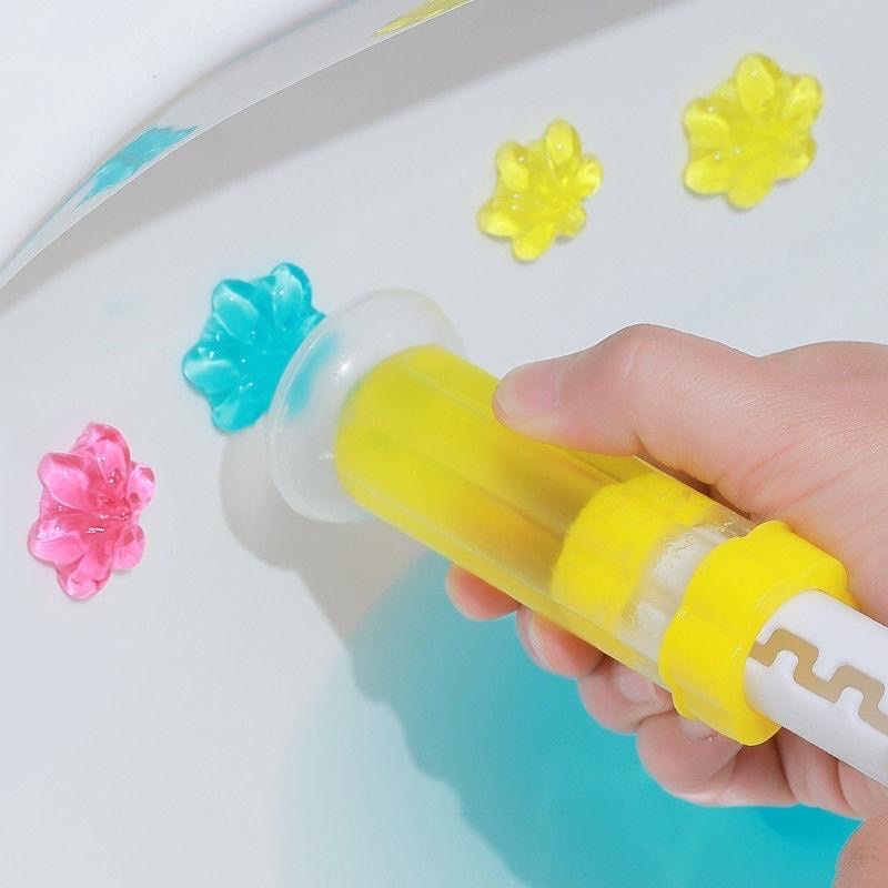 Set 5 hộp ống gel thơm  hình bông hoa , làm sạch, khử mùi toilet và diệt  khuẩn  giúp bồn cầu luôn sạch bong, sáng bóng dùng được cho mọi loại bồn cầu và cả lavabo mùi thơm tự nhiên tạo cảm giác dễ chịu khi sử dụng, an toàn  tiện lợi và nhanh chóng.