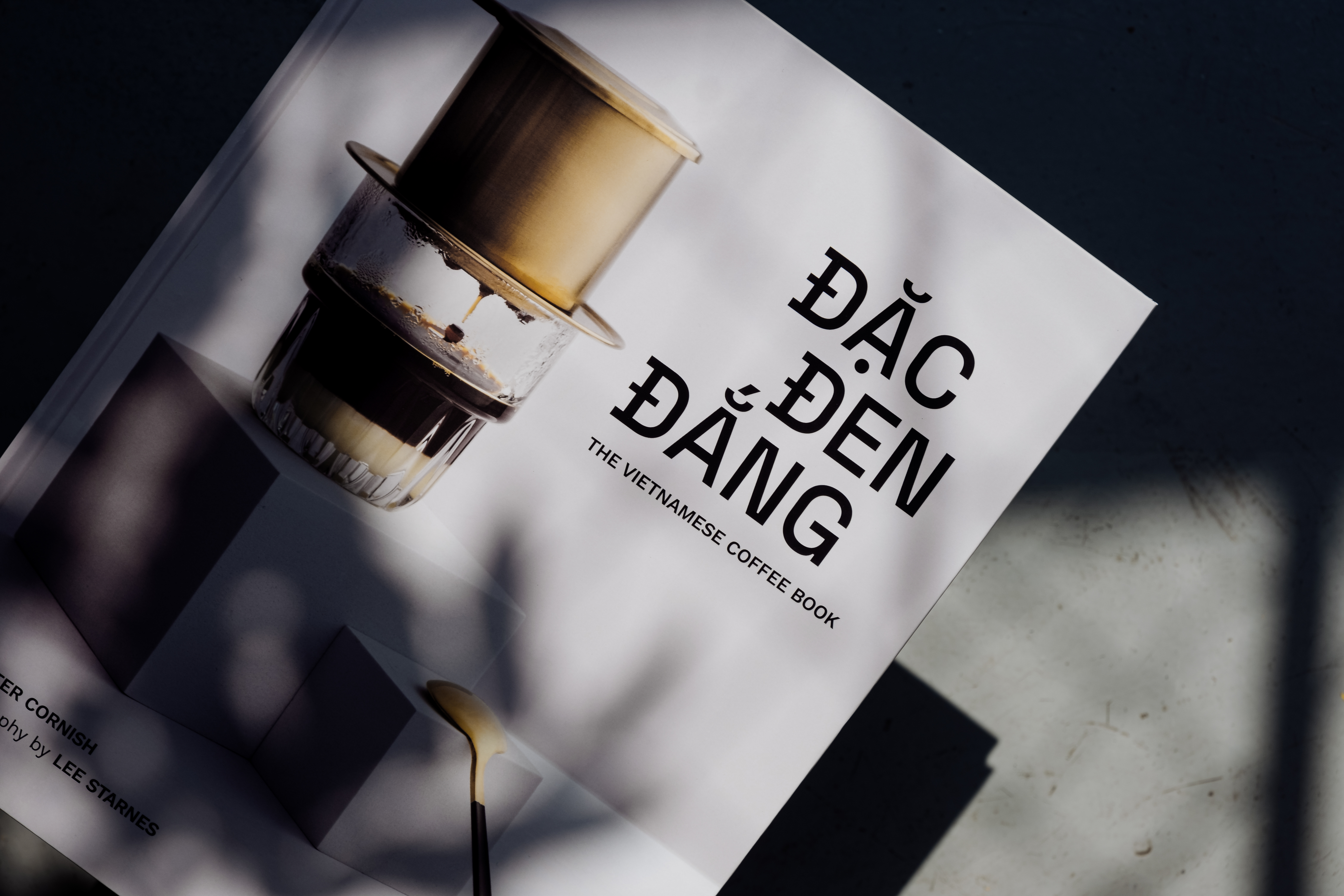 Sách Đặc Đen Đắng: The Vietnamese Coffee Book + Free Tote bag