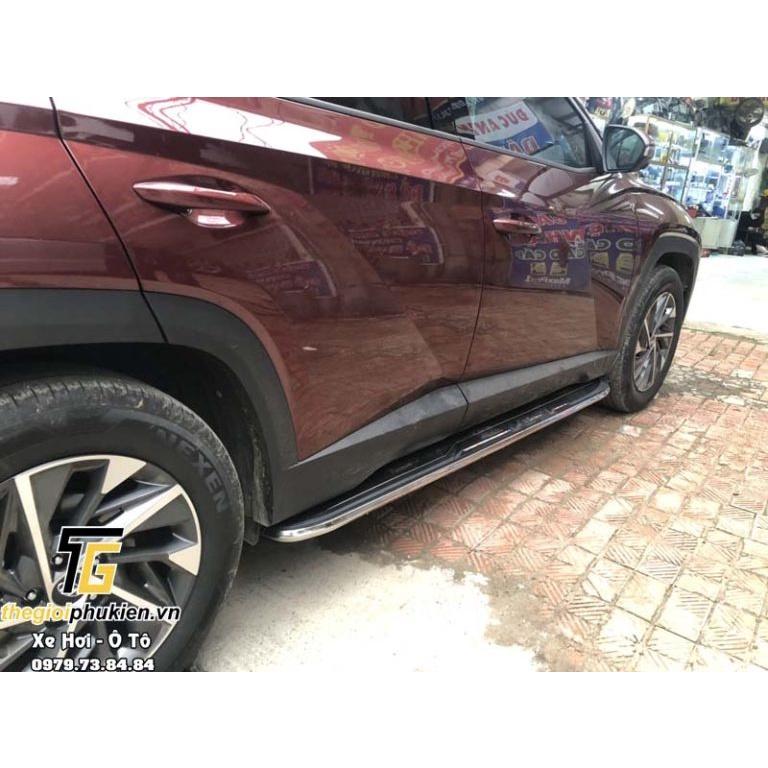 Bậc, Bệ bước chân Hyundai Tucson 2022 mẫu nhôm đúc viền iNox