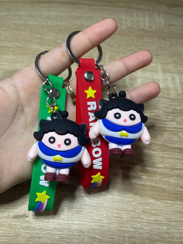 Móc Khoá Hình Cô Bé Tóc Xoăn Dễ Thương Thời Trang