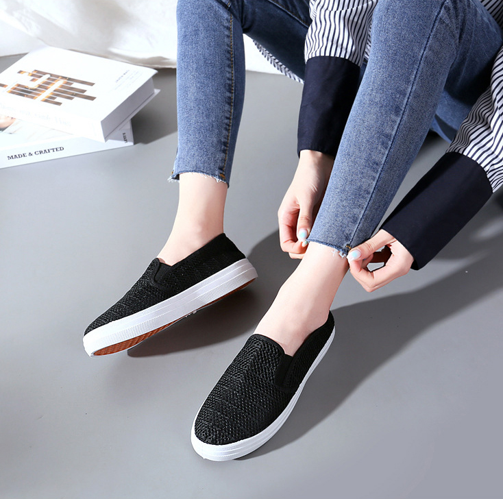 Giày Slip-on Vải Thoáng Khí, Màu Trắng Đen, Giày Nữ Đế Bằng GN37