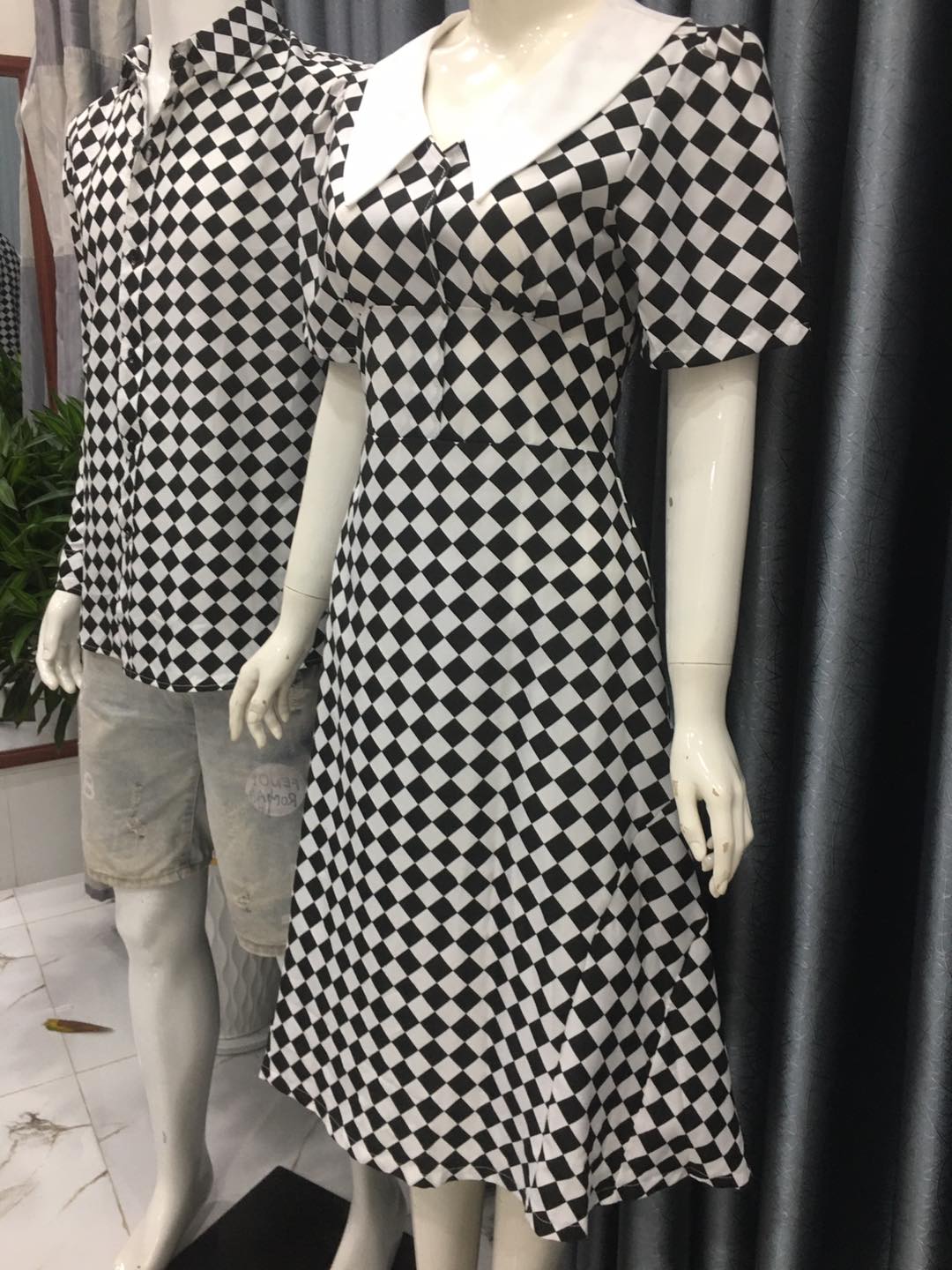 Hình chụp tại shop - set váy áo đôi sơ mi caro đen trắng dễ thương