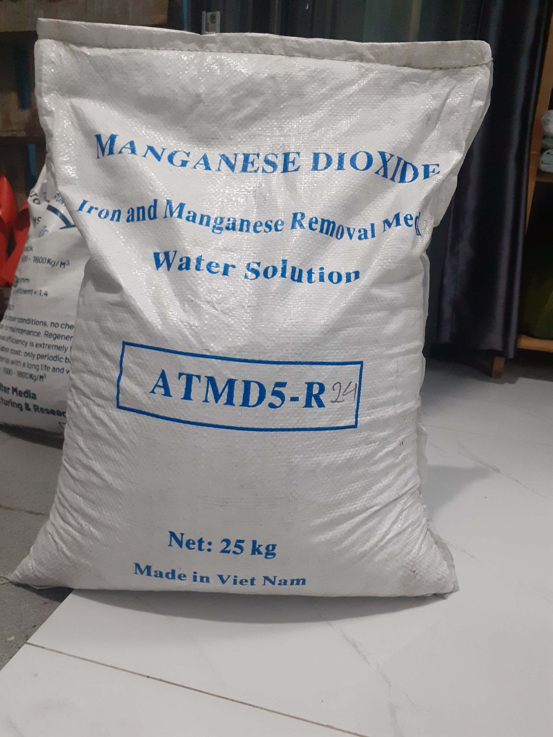 1 ký cát mangan lọc nước vật liệu lọc (MANGANES ATMD5-R)