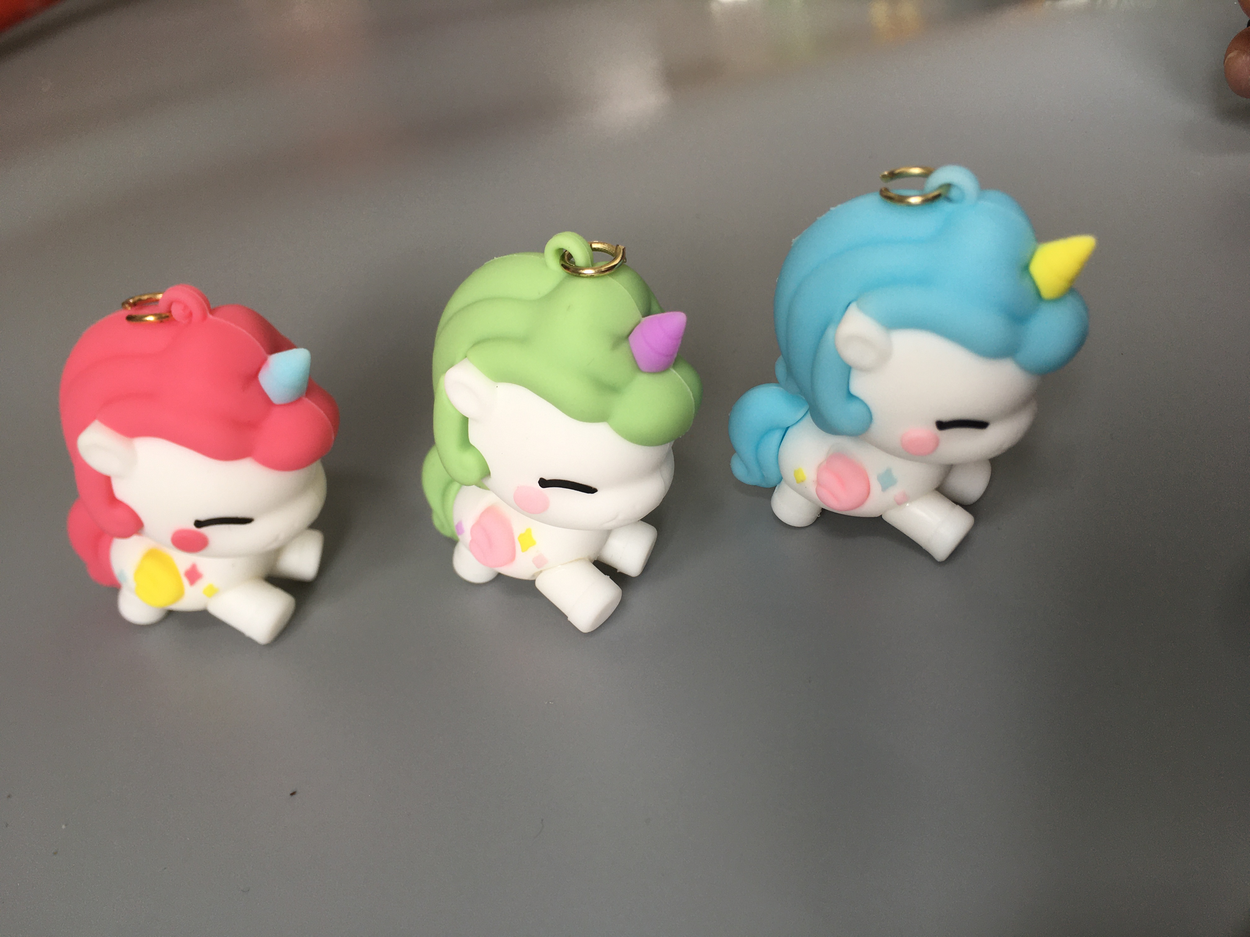 JIBBIT/CHARM/STICKER Kỳ lân - Unicorn - Pony 4D loại lớn trang trí dép sục - có sẵn nút gắn