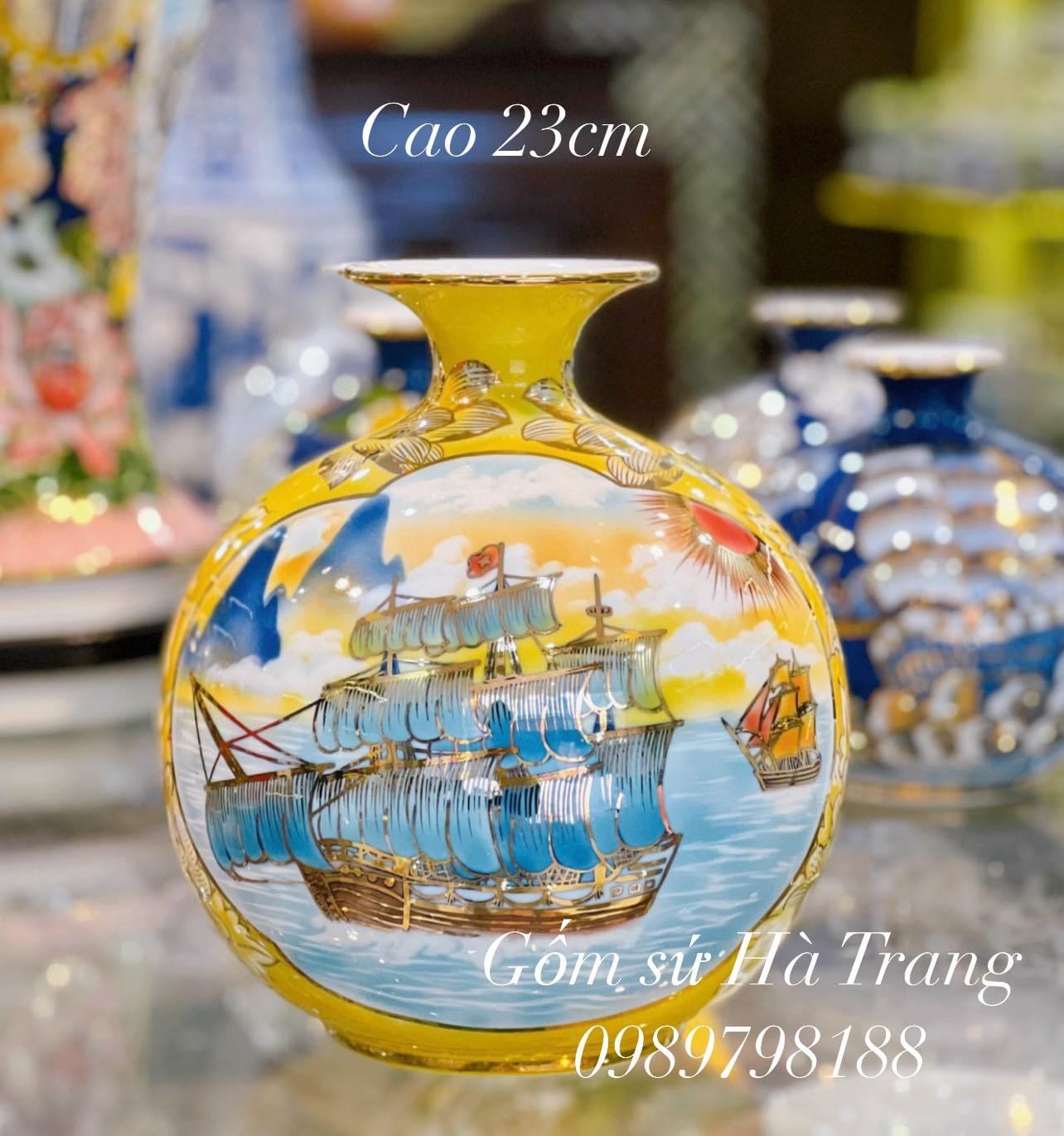 Bình hút tài lộc gốm sứ Bát Tràng cao cấp vẽ vàng nhị cảnh thuận buồm xuôi gió cao 23cm