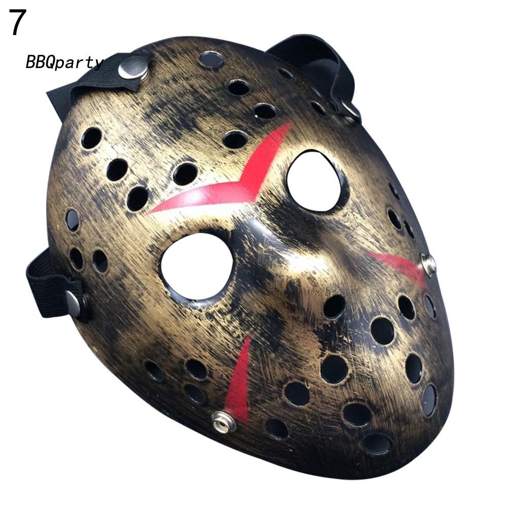 Mặt nạ của nhân vật Jason Voorhees dùng để hóa trang trong tiệc Halloween