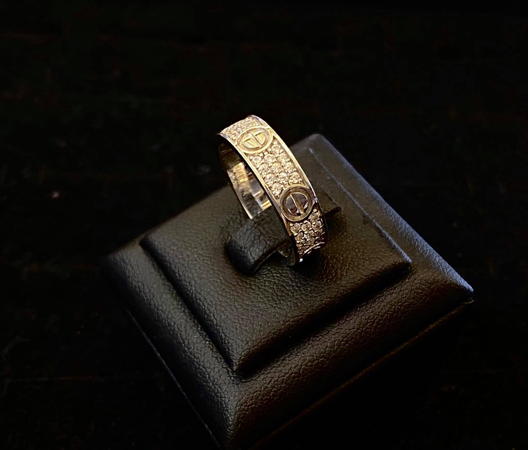 Nhẫn vàng trắng 18k đính đá