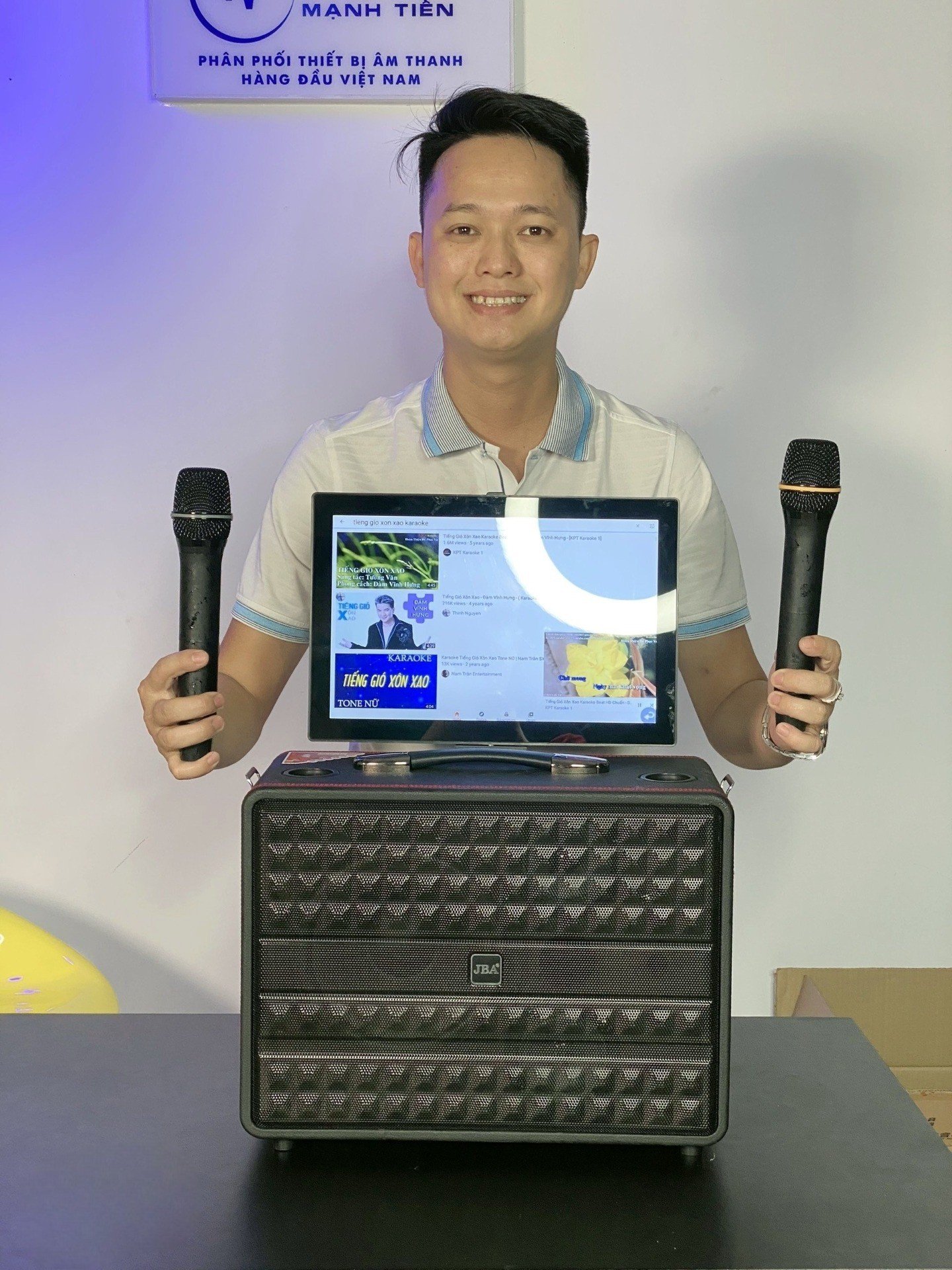 Loa JBA F33 Sản phẩm đa năng tích hợp karaoke cùng màn hình Android hiện đại