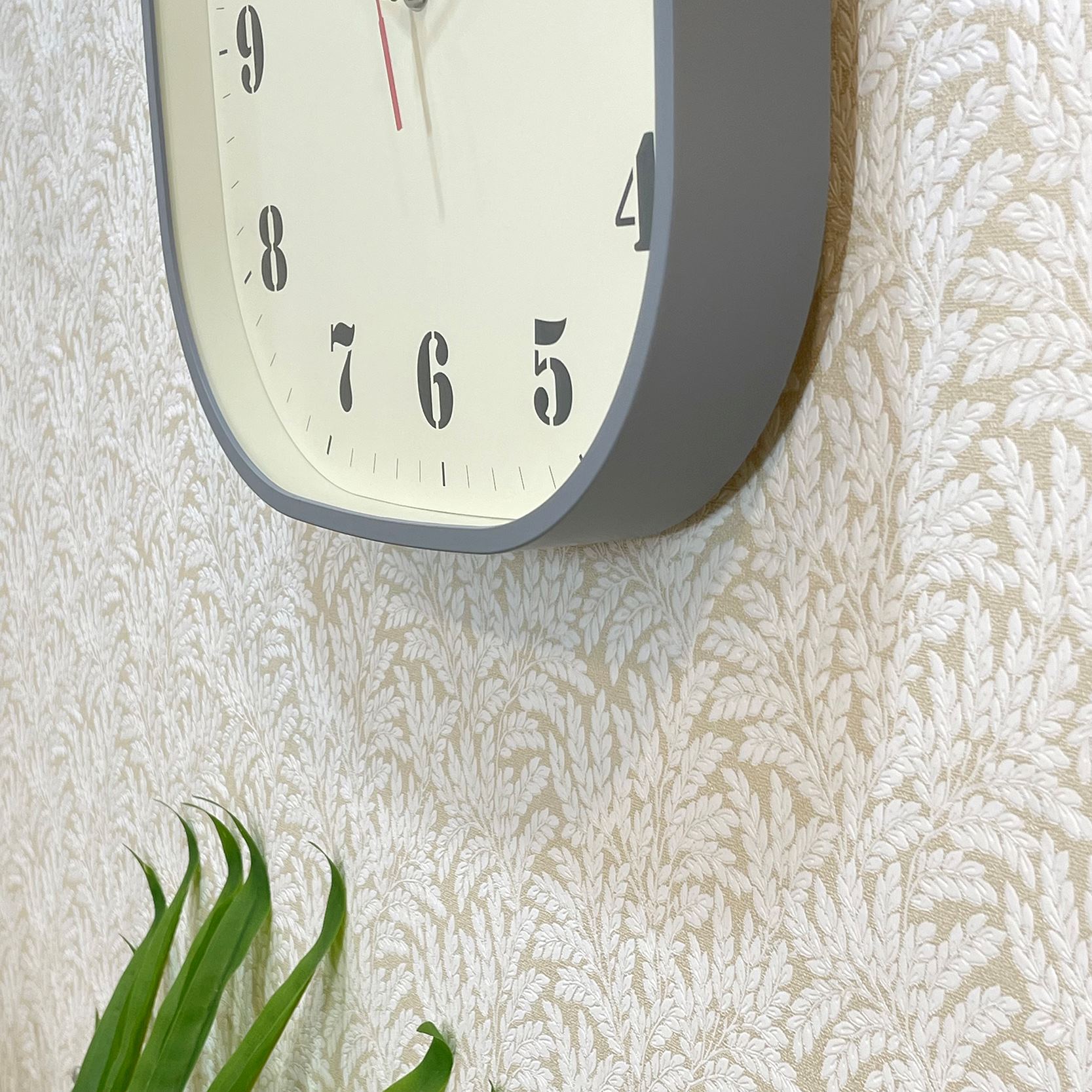 Đồng hồ Rhythm CMG632NR08 – Kt 29.8 x 29.8 x 5.0cm, 788g. Vỏ nhựa. Dùng Pin.