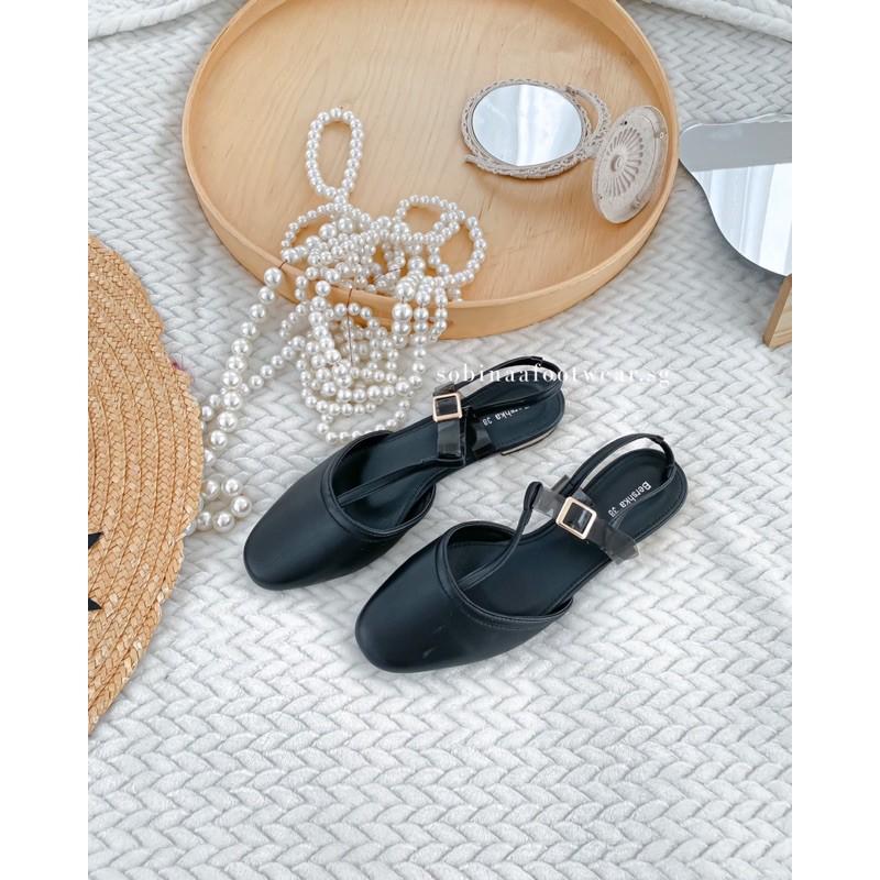 Giày sandal nữ bít mũi đen siêu yêu