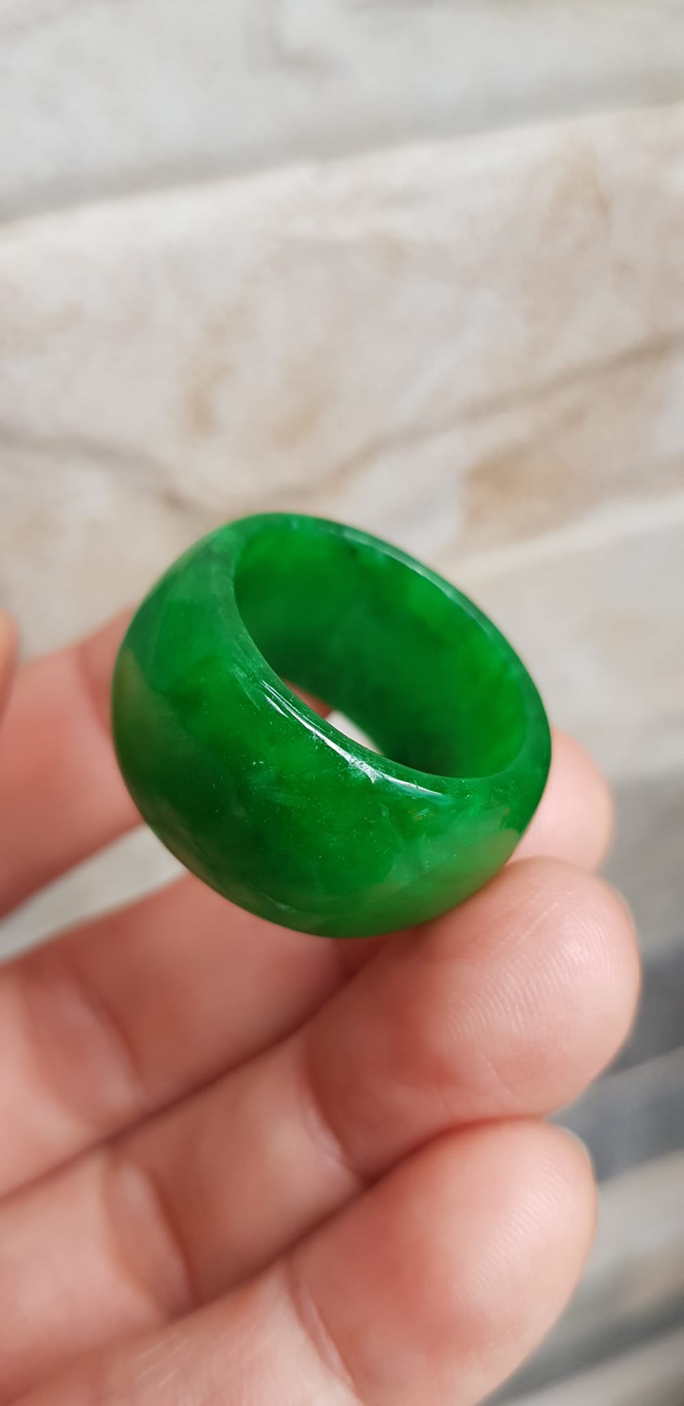Nhẫn Nam Đá cẩm thạch Xanh tươi bóng đẹp Nhẫn ni 20mm x Cao 14mm x dầy 4mm Hợp nam mệnh mộc mệnh hỏa mệnh Thủy đeo nhẫn ni 20mm đẹp ạ