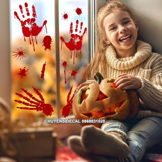 Decal trang trí tường HALLOWEEN - CẶP TAY MÁU KINH DỊ
