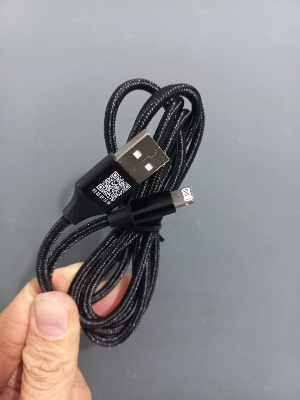 Cáp sạc và dữ liệu usb-ip 2.4A dây dù bện siêu bền Pisen LS-AL09 (1.2m) _ Hàng chính hãng