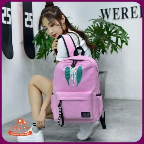 Cặp dễ thương có các bạn teen