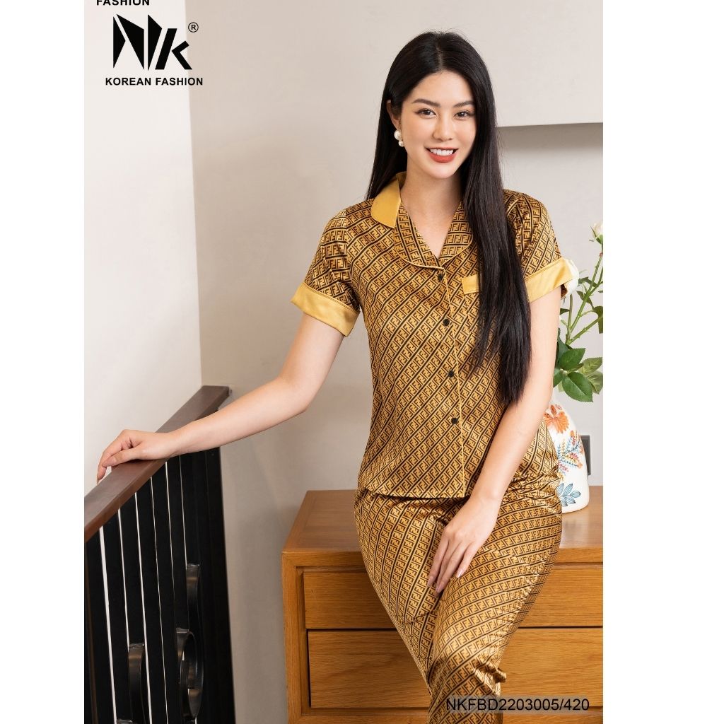Bộ Đồ Ngủ Pyjama Nữ NK Fashion Thiết Kế Họa Tiết Chữ Phối Cổ, Chất Liệu Vải Nhập Khẩu Hàn Mềm Mại NKFBD2203005