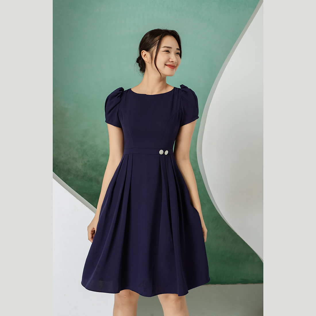 Đầm xòe công sở tay ngắn xếp ly phốI nút 2 lớp thiết kế thời trang Eden dây kéo sau lưng có túi - D479