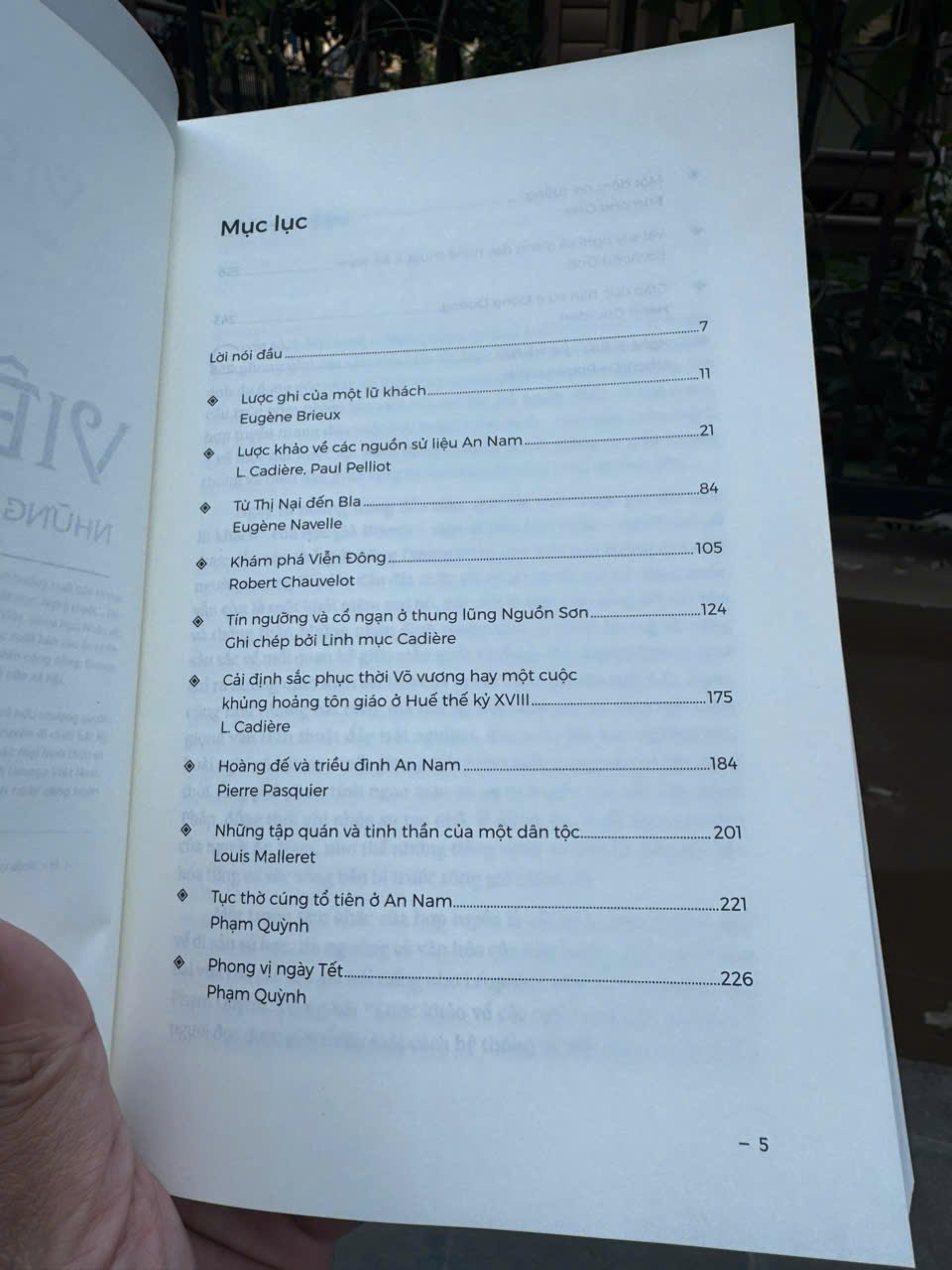 VIỆT NAM: NHỮNG TIẾNG VỌNG TỪ QUÁ KHỨ - Nhiều Tác Giả - Thanh Thư Dịch – Omega Plus