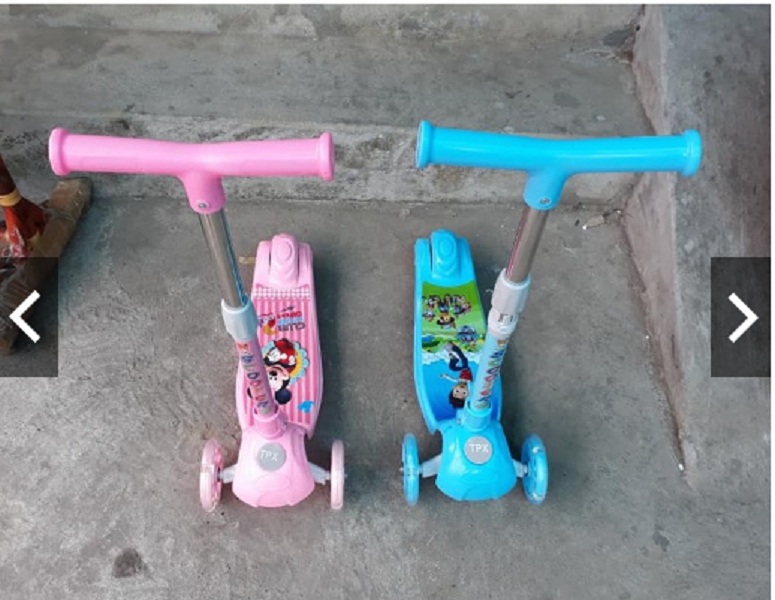 Xe trượt Scooter mẫu mới 2019 (hàng Cao cấp có giảm xóc + phanh chân)- màu cho bé gái