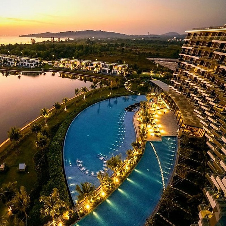 Gói 4N3Đ Movenpick Resort Waverly 5* Phú Quốc - Phòng Sang Trọng, Đón Tiễn Sân Bay, Hồ Bơi Rộng, Bãi Biển Riêng