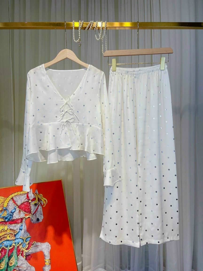 Đồ bộ nữ bộ pyjama lụa gân hoạ tiết bi sáng tay lỡ size M