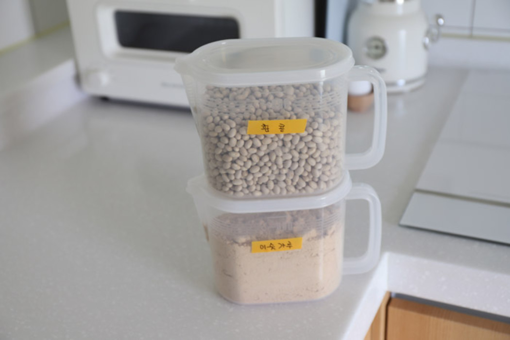 Hộp thực phẩm có tay cầm Nakaya 1000ml, nắp bằng nhựa PE mềm dẻo, khả năng chịu được nhiệt từ -20~ 70°C- nội địa Nhật Bản