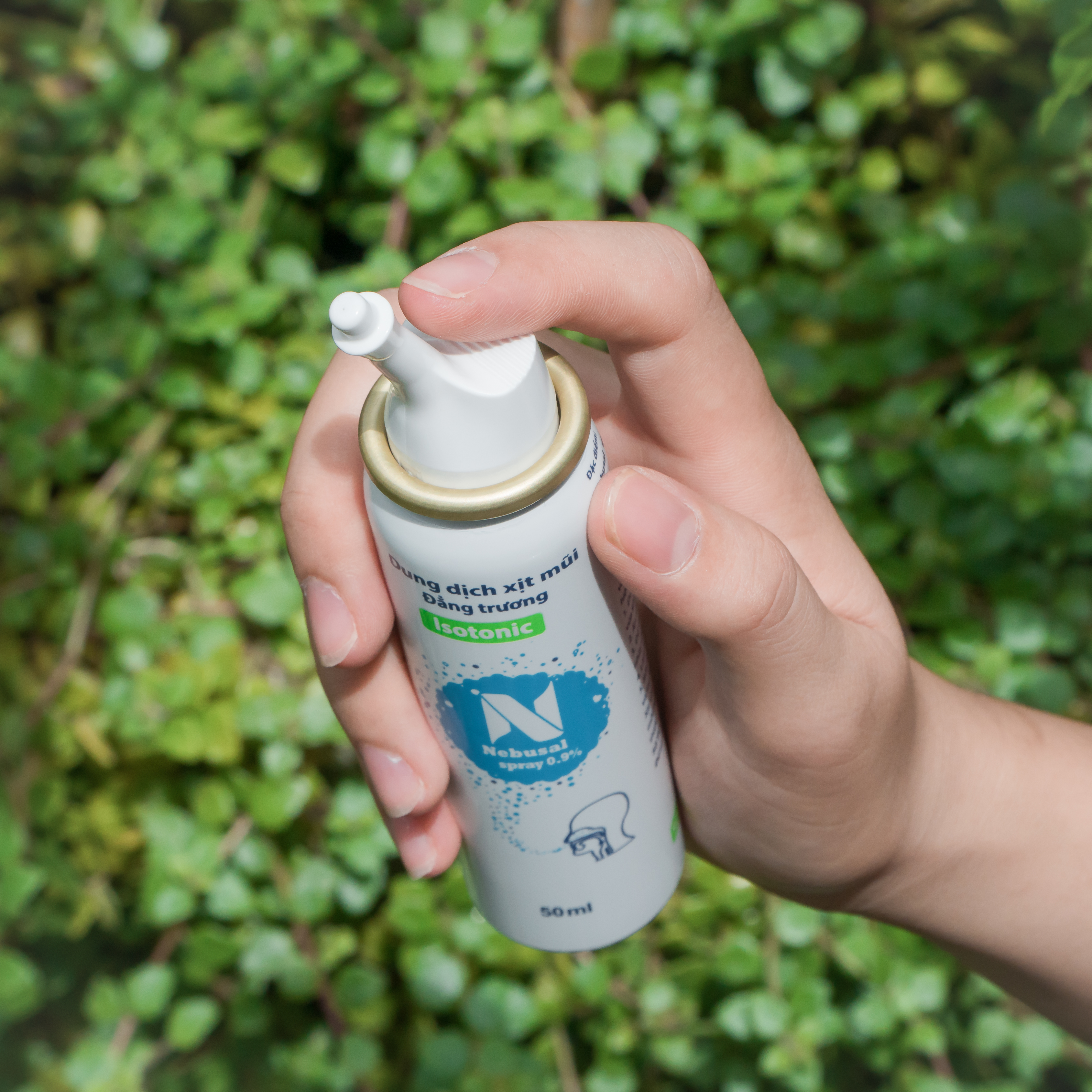 Nước biển xịt mũi Nebusal Spray 0,9%, vệ sinh đường hô hấp, lực xịt dịu nhẹ, phù hợp với trẻ sơ sinh (50ml)