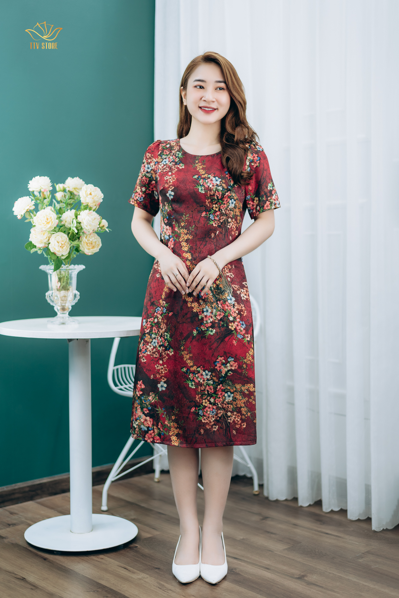 Đầm suông thiết kế trung niên cao cấp sang trọng Cổ tròn tay ngắn màu Đỏ hoa TTV STORE TTV1359 - Đỏ hoa - 3XL  69KG - 73KG