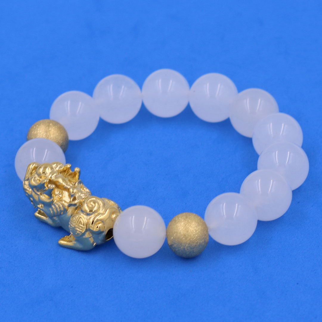 Vòng chuỗi đeo tay đá thạch anh trắng 14 ly  charm tỳ hưu và bi inox vàng, vòng tay chuỗi hạt