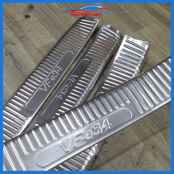 Bộ nẹp bước chân trong Inox Vinfast Vfe34 2022-2023 ốp bậc cửa lên xuống chống trầy xước, trang trí xe hơi