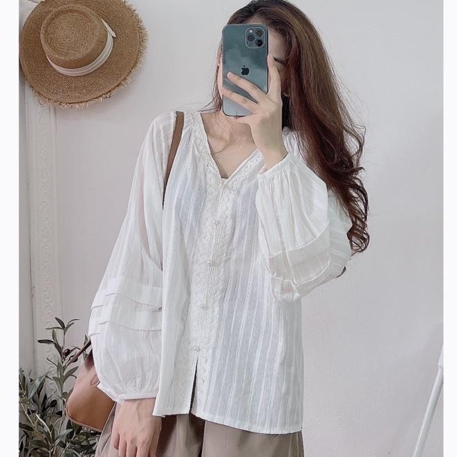 Áo sơ mi dài tay bồng cổ V viền ren cúc ngọc. Áo babydoll cổ tim viền ren
