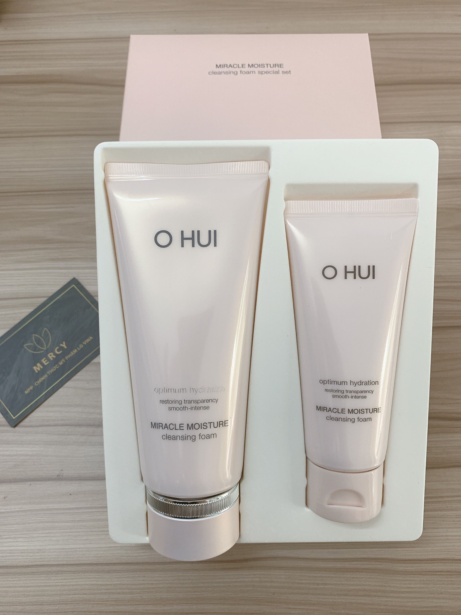 Bộ Sữa rửa mặt dưỡng ẩm OHUI Miracle Moisture Cleansing Foam set