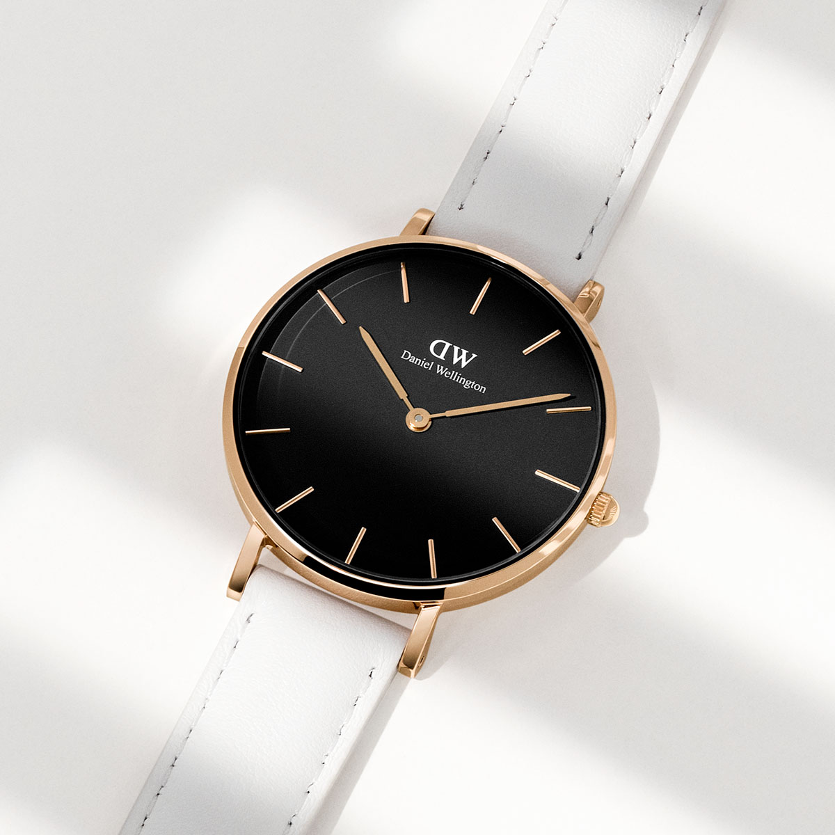 Đồng hồ nữ DANIEL WELLINGTON PETITE BONDI ROSE BLACK 28MM DW00100285