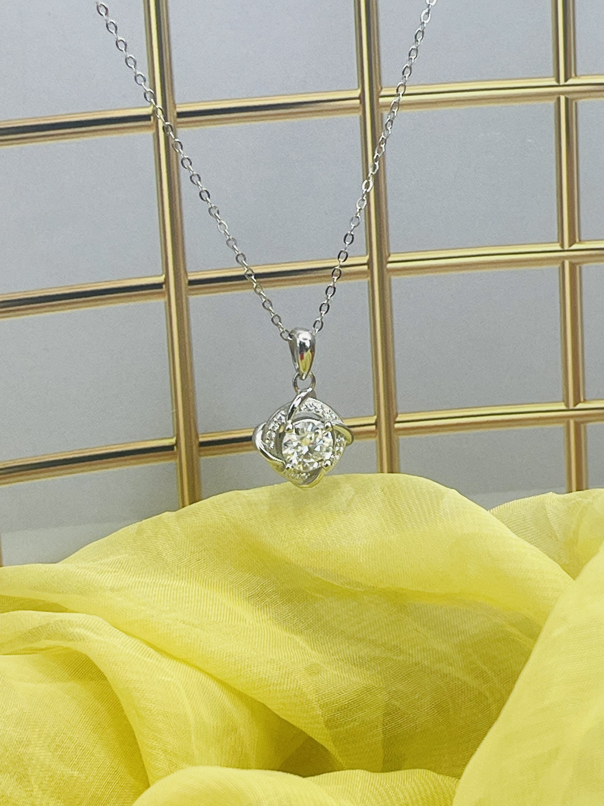 Dây chuyền Moissanite 1ct  Kim Cương nhân tạo và Bạc 925 xi Bạch Kim N1138